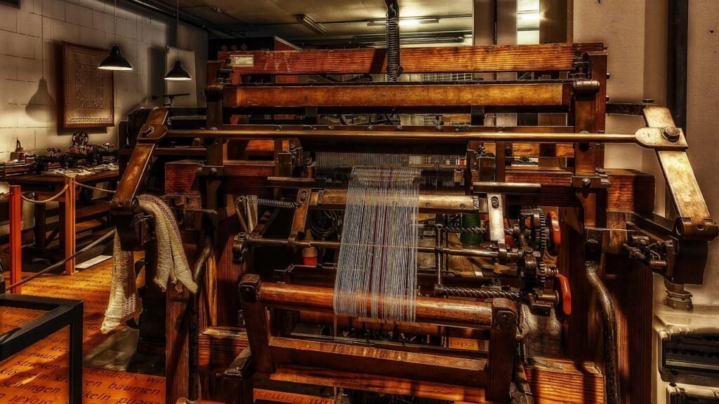 Maquina de tejer antigua, similar a las que se usaban en la real fabrica de tapices